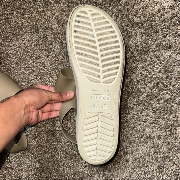 Crocs Women's Brooklyn Low Wedge size 11 - Picture 4 of 10